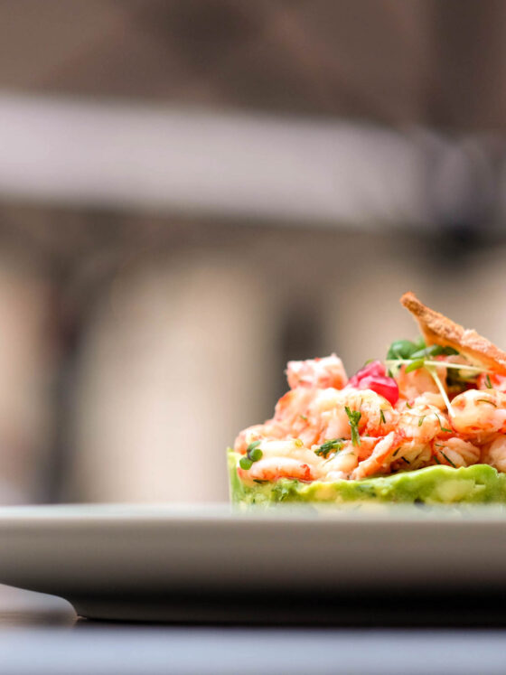 Avocadotatar mit Flusskrebsen